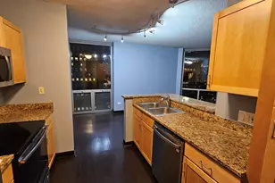 222 N Columbus Dr, Chicago, IL 60601 - Photo 2