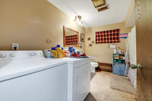 225 E 4th St, Byron, IL 61010 - Photo 28