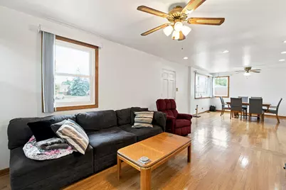 2170 Laura Lane, Des Plaines, IL 60018 - Photo 2