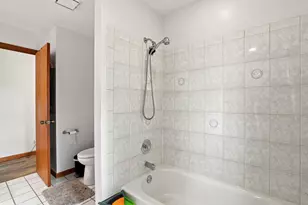 2170 Laura Ln, Des Plaines, IL 60018 - Photo 14