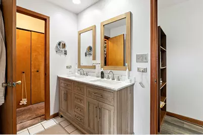 2170 Laura Lane, Des Plaines, IL 60018 - Photo 12