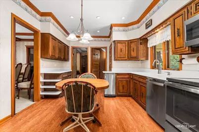 386 E Chicago Street, Elgin, IL 60120 - Photo 8
