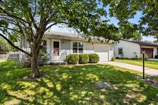 3008 Ladue Dr, Champaign, IL 61822 - Photo 2