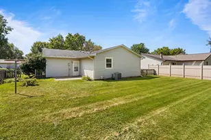 3008 Ladue Dr, Champaign, IL 61822 - Photo 22