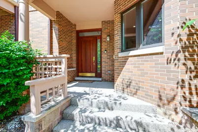 1302 Hawthorne Lane #1302, Hinsdale, IL 60521 - Photo 2
