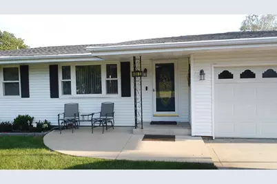 406 E Chestnut Street, Hoopeston, IL 60942 - Photo 4