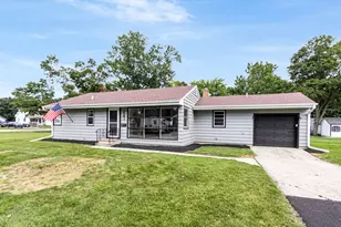 481 W 5th St, Sandwich, IL 60548 - Photo 2
