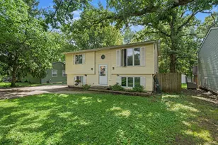 9005 Shady Ln, Wonder Lake, IL 60097 - Photo 2