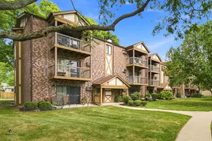 753 S Dwyer Ave, Arlington Heights, IL 60005 - Photo 1
