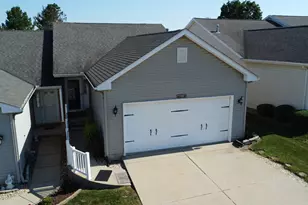 117 Christian Louis Ct, Bloomington, IL 61701 - Photo 2
