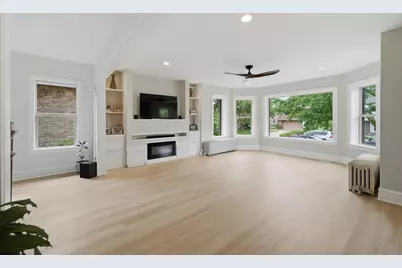 2638 N Central Park Avenue, Evanston, IL 60201 - Photo 2