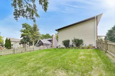925 Hidden Lake Road, Naperville, IL 60565 - Photo 30