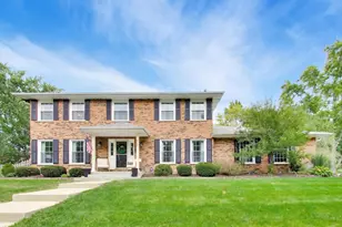 925 Hidden Lake Rd, Naperville, IL 60565 - Photo 1