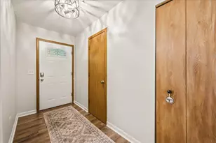 1342 Arlington Ct, Geneva, IL 60134 - Photo 2