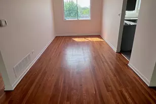 10125 Cherry Pkwy, Skokie, IL 60076 - Photo 6