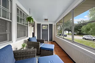 310 Shenstone Rd, Riverside, IL 60546 - Photo 2