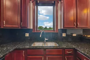 2049 W Morse Ave, Chicago, IL 60645 - Photo 12
