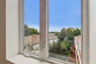 2049 W Morse Ave, Chicago, IL 60645 - Photo 20