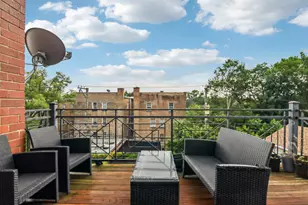 2049 W Morse Ave, Chicago, IL 60645 - Photo 24