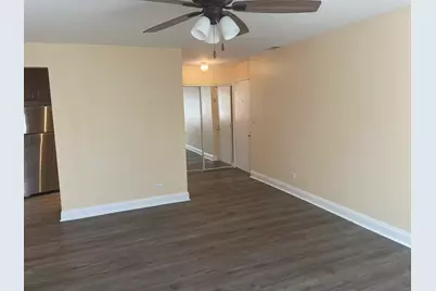 650 Perrie Drive #304, Elk Grove Village, IL 60007 - Photo 6