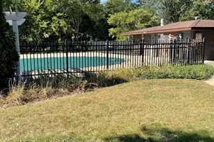 650 Perrie Dr, Elk Grove Village, IL 60007 - Photo 16