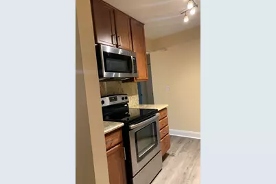 650 Perrie Drive #304, Elk Grove Village, IL 60007 - Photo 2