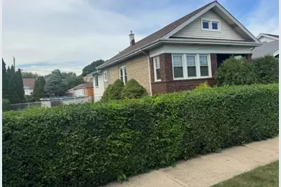 2726 Clarence Avenue, Berwyn, IL 60402 - Photo 2