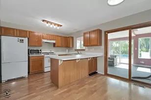1004 Addleman St, Joliet, IL 60431 - Photo 6