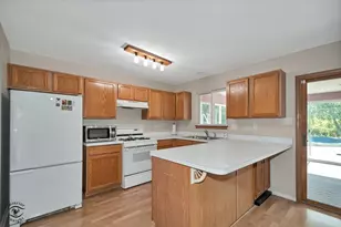 1004 Addleman St, Joliet, IL 60431 - Photo 8