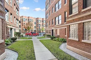 1651 W Jonquil Terrace, Chicago, IL 60626 - Photo 1