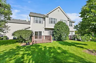 1075 Castleshire Dr, Woodstock, IL 60098 - Photo 4