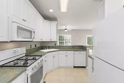 1075 Castleshire Drive #1075, Woodstock, IL 60098 - Photo 10