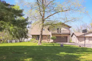 3203 Elizabeth St, Marengo, IL 60152 - Photo 2