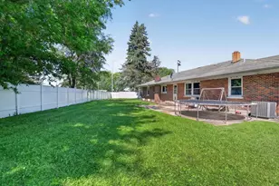 2230 N 1st St, Dekalb, IL 60115 - Photo 30