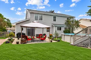 717 S Point Dr, Schaumburg, IL 60193 - Photo 22