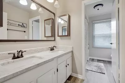 717 S Point Drive, Schaumburg, IL 60193 - Photo 16