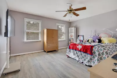 717 S Point Drive, Schaumburg, IL 60193 - Photo 14