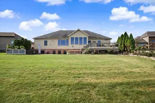 3608 Pamela Dr, Bloomington, IL 61704 - Photo 10