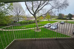 974 Thornton Ln, Buffalo Grove, IL 60089 - Photo 6