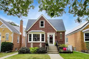 5042 N Melvina Ave, Chicago, IL 60630 - Photo 1