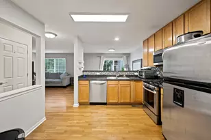 28055 W Niagara St, Lakemoor, IL 60051 - Photo 8