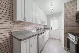 9386 Bay Colony Dr, Des Plaines, IL 60016 - Photo 20