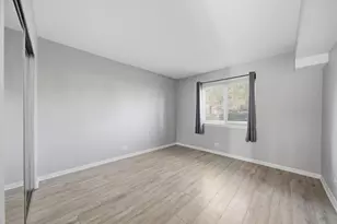 9386 Bay Colony Dr, Des Plaines, IL 60016 - Photo 10