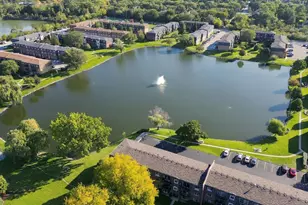 9386 Bay Colony Dr, Des Plaines, IL 60016 - Photo 26