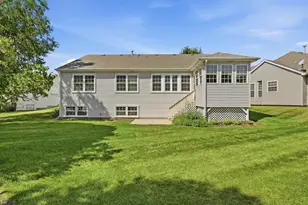 210 Stillwater Ct, Oswego, IL 60543 - Photo 4