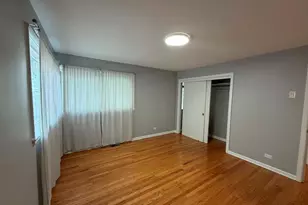 9243 Lynwood Dr, Oak Lawn, IL 60453 - Photo 8