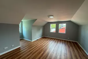 9243 Lynwood Dr, Oak Lawn, IL 60453 - Photo 10