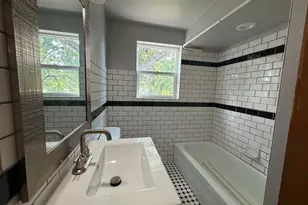 9243 Lynwood Dr, Oak Lawn, IL 60453 - Photo 12
