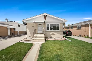 9972 Ivanhoe Ave, Schiller Park, IL 60176 - Photo 1