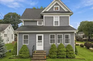607 N 1st St, Ashton, IL 61006 - Photo 1